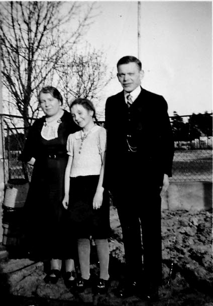 FRANZ, Elisabet Hulda mit August und Tochter Hildegard